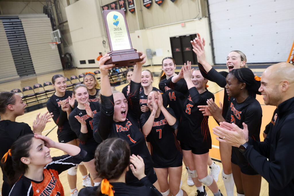 William Paterson wins the 2024 NJAC Women's Volleyball Championship.